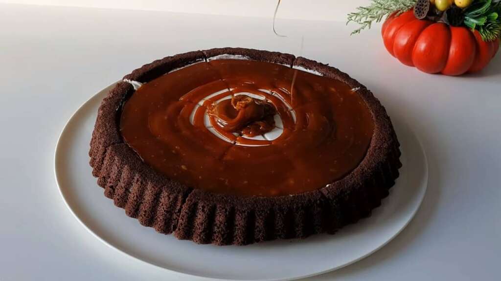 karamel soslu tart kek