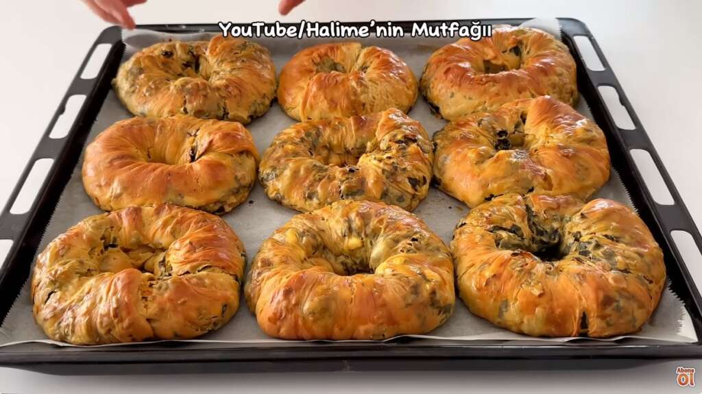 ıspanaklı iç harcı ile el açması börek