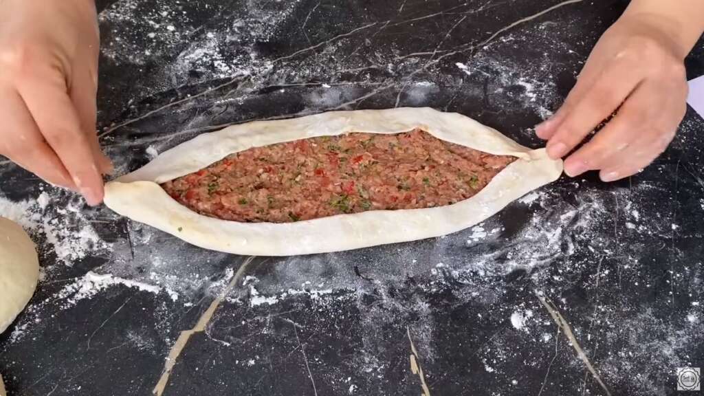 kıymalı pide yapım aşamaları