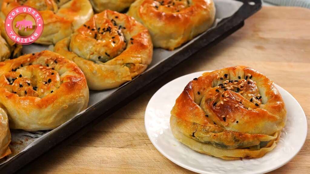 hazır yufkadan ıspanaklı börek yapımı