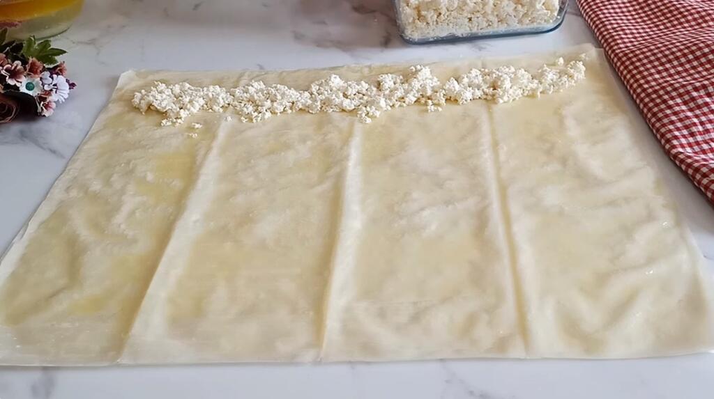 lor peynirli çıtır börek