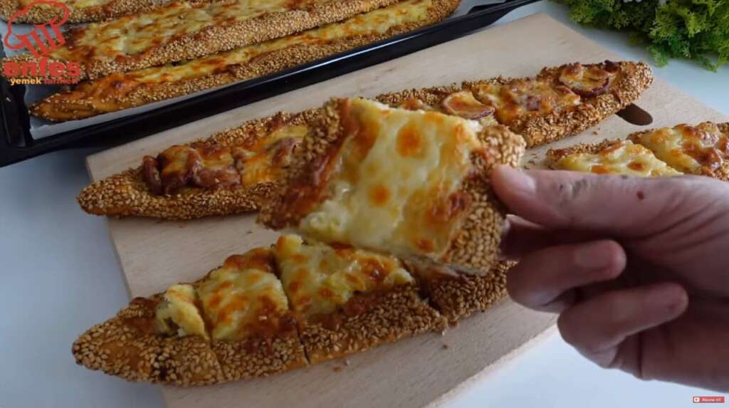 patatesli kaşarlı simit pide