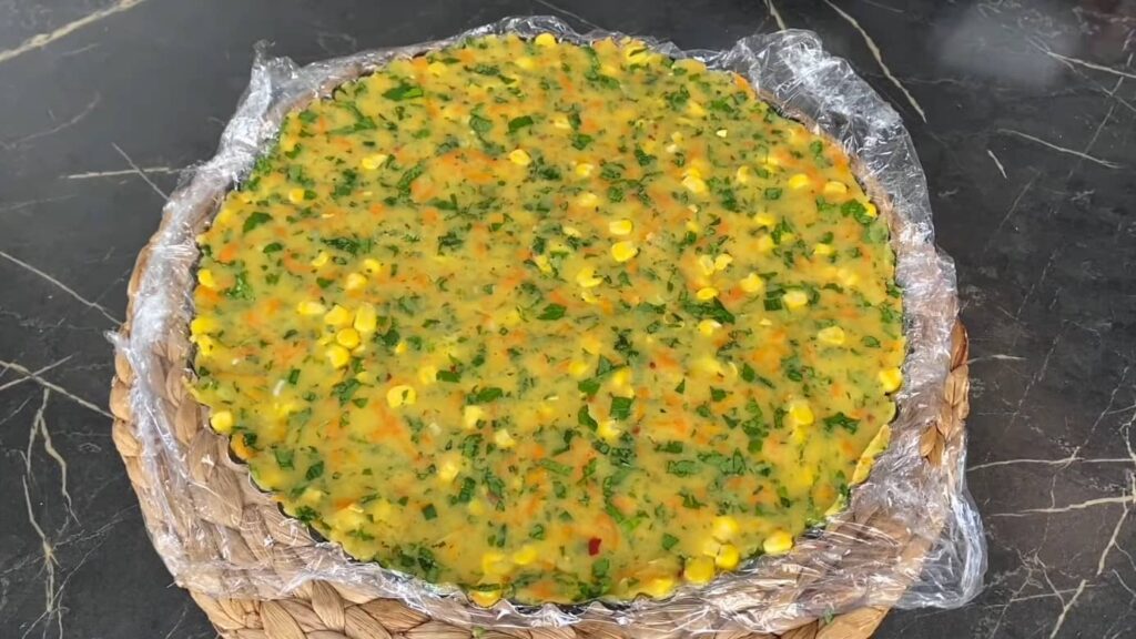 tart kalıbında salata yapımı