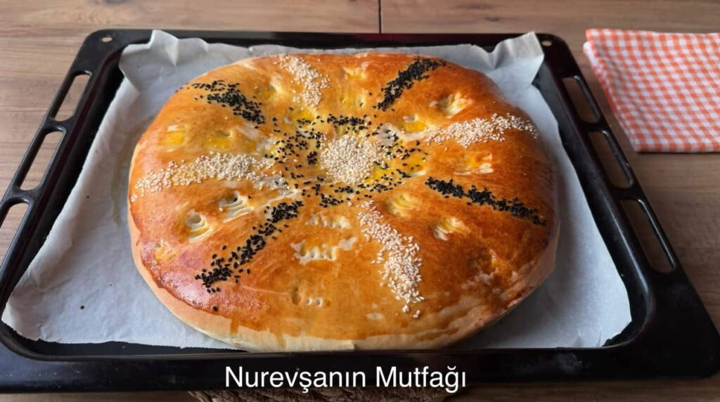 ıspanaklı peynirli tepsi çöreği