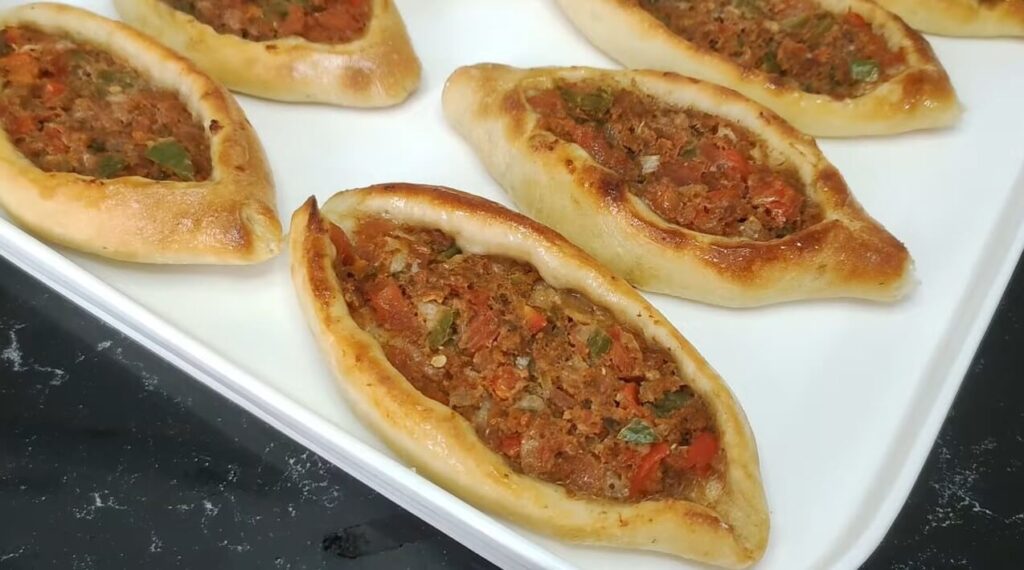 kıymalı mini pide nasıl yapılır